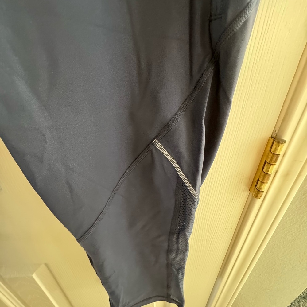 Xersion Dark Blue High-Rise Capri Leggings - Picture 7 of 8